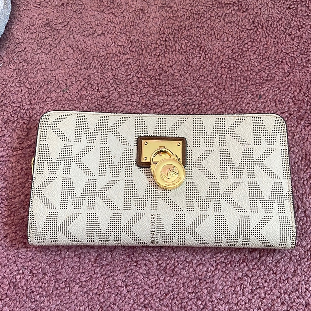 Michael kors wallet